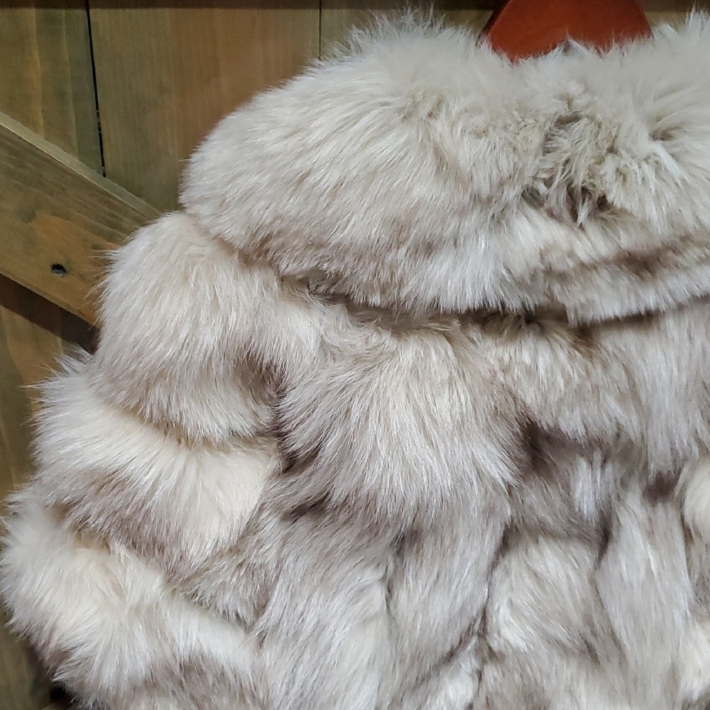 Vintage Cream Fur Cape Dunwoody Furs Drama Romantic Rock Myth Rich Retro - Picture 15 of 16